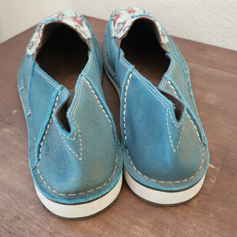 Ariat Women's Teal and White Casual Shoes - Picture 2 of 6
